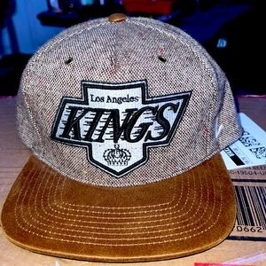 Throwback la kings NHL Zephyr snap back brand new condition